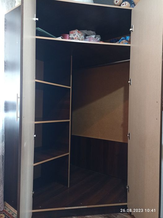 Угловой шкаф двухдверный