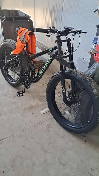 Vând bicicleta foarte puțin folosita