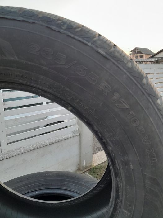 Vând set cauciucuri Nokian 235/65R17