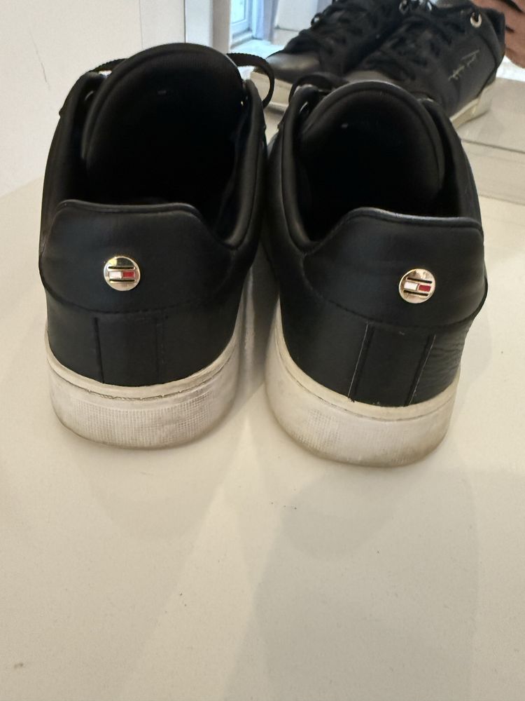 Дамски кецове Tommy Hilfiger