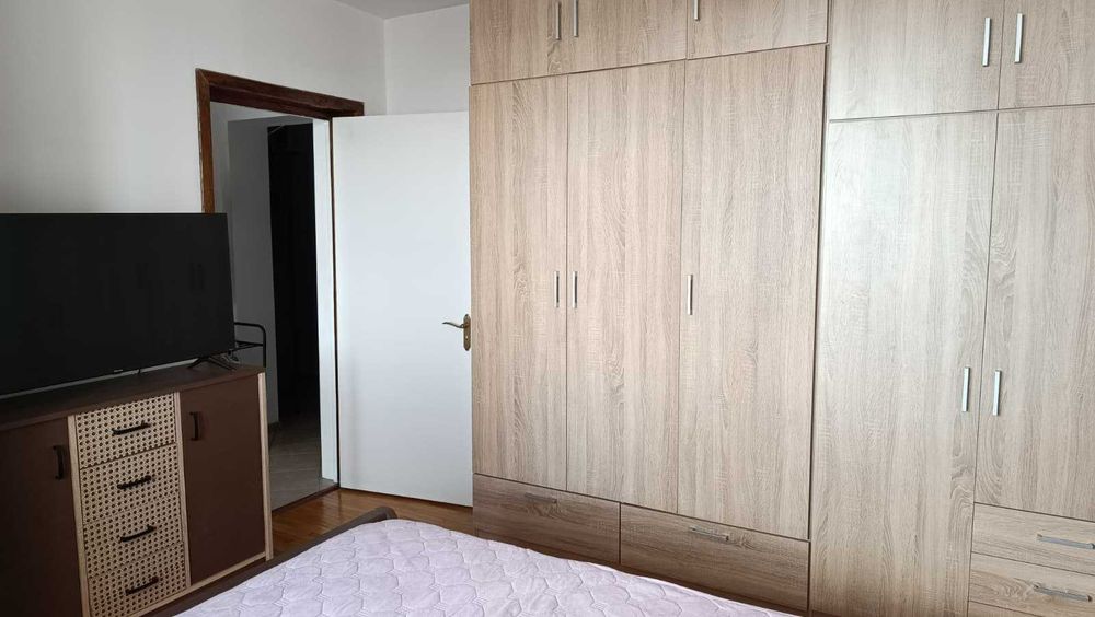 Închiriez apartament 3 camere, Bd. Eroilor blocul cu Baroul de avocati