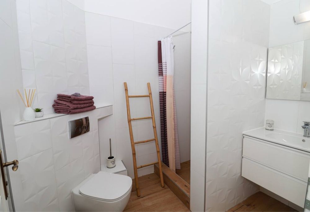 Apartament Ultracentral cladire istorica , str. Republicii 85 m2,m2