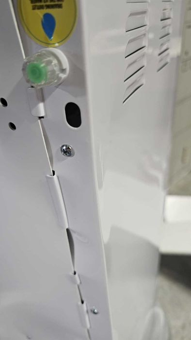 Диспенсър и ледогенератор 2в1 Muhler WDI-55CT, Транспортен дефект