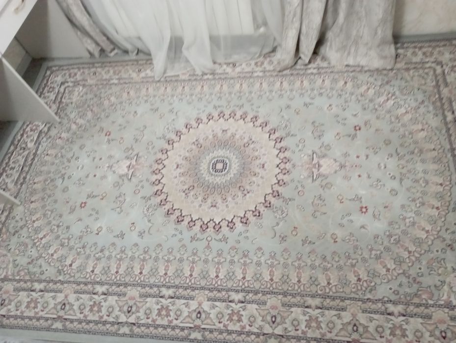 Продам ковер. Состояние нормальное, почти новый. Цена 6000 т. енге.