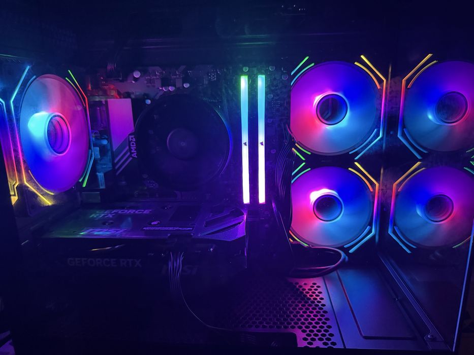 PC gaming AMD 32GB Ram cu RTX5060