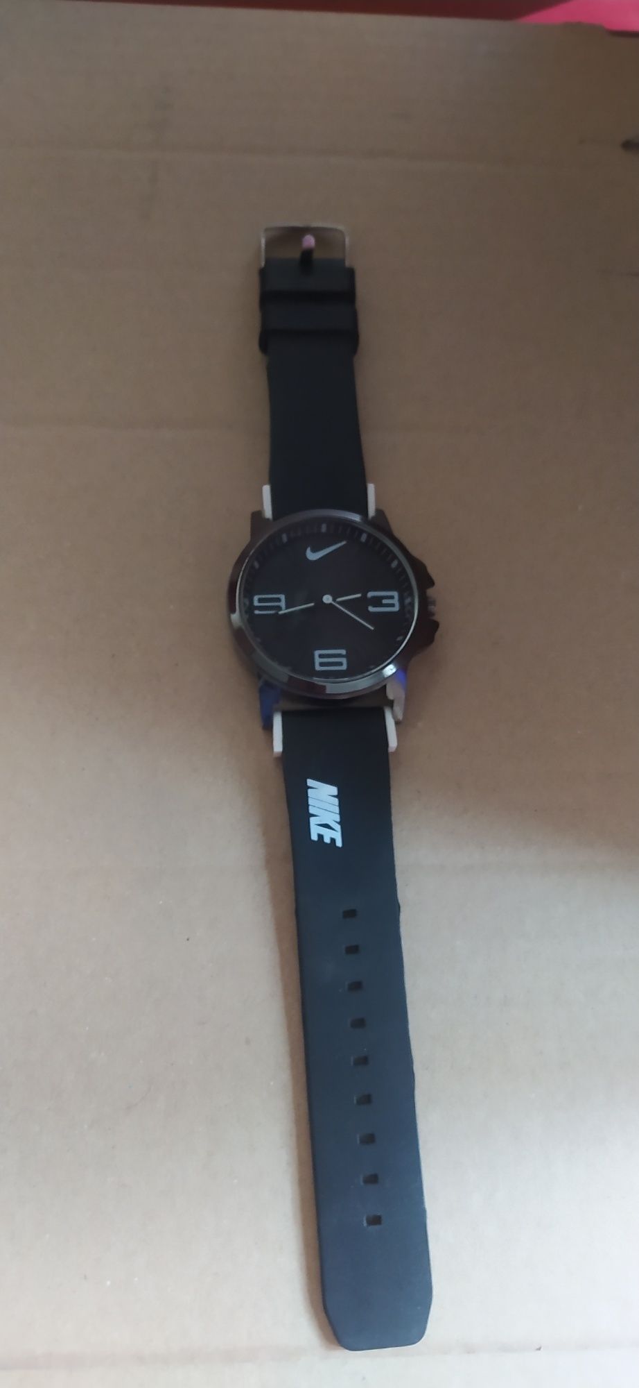Часовник Nike със силиконова каишка