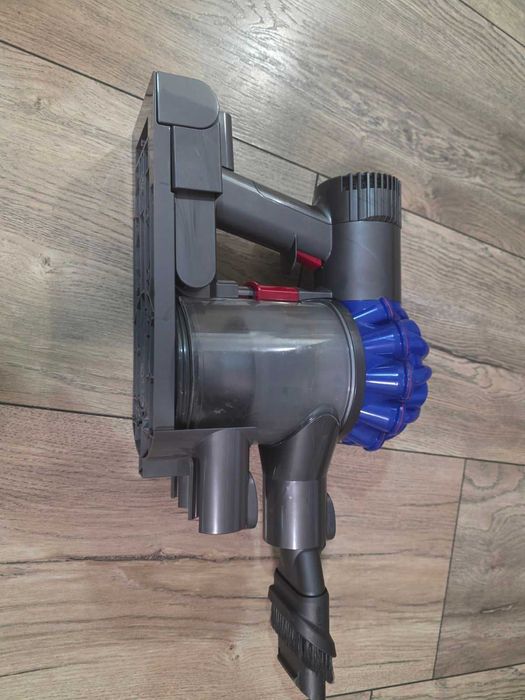 Прахосмукачка Dyson V6 Slim