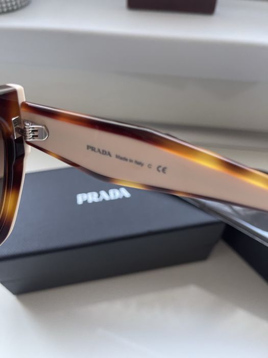 Оригинални очила Prada