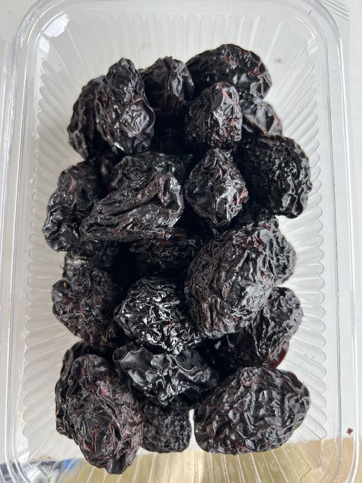 Сушени сливи от нашите градини – с костилка и без костилка