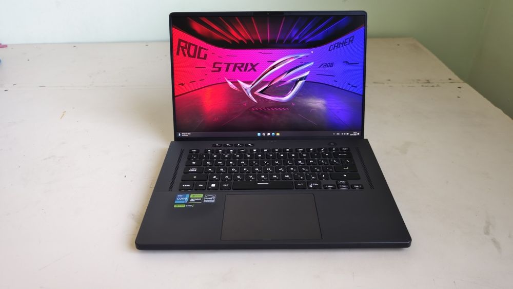 Asus Rog zephyrus G16 I7 12700H RTX 4060