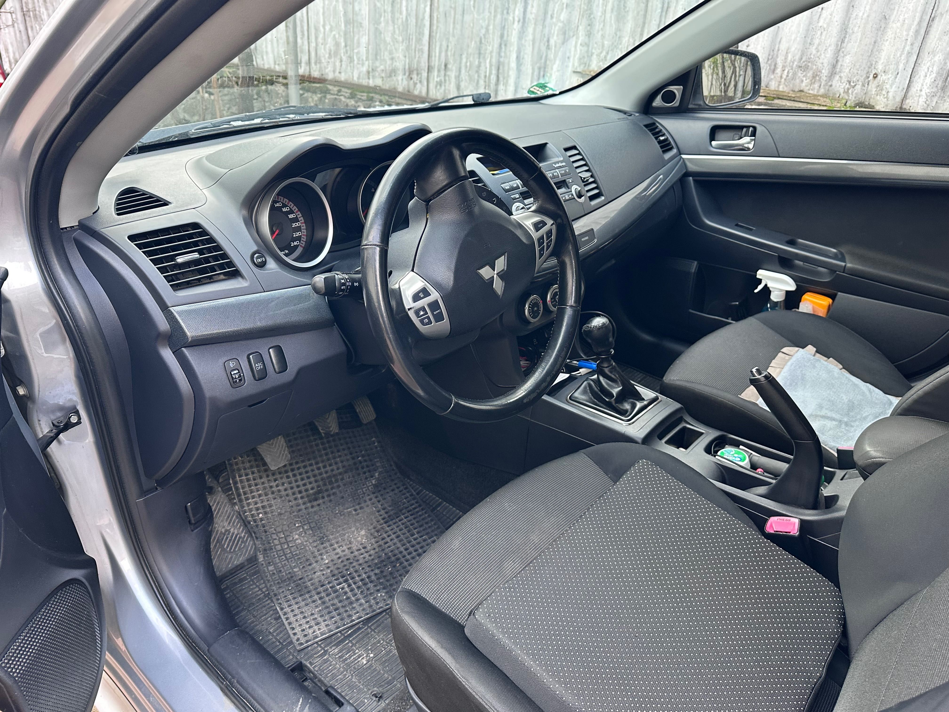 Mitsubishi Lancer