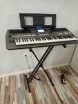 Професионален синтезатор YAMAHA PSR-S670.