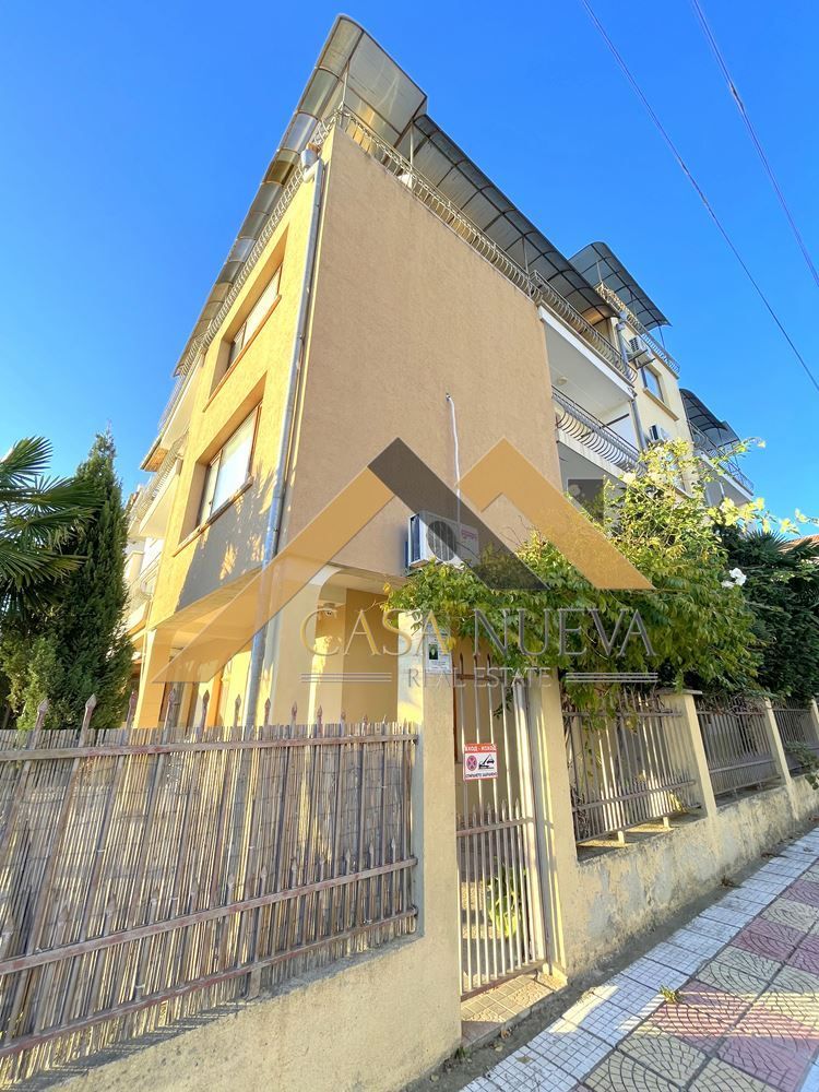 Продава се Къща в Приморско - 764 кв.м за 720 €/кв.м - Снимка #5