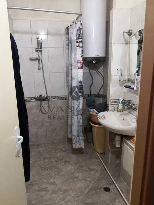 Продава се Четиристаен апартамент в Пловдив, Изгрев - 82 кв.м за 1037 €/кв.м - Снимка #9