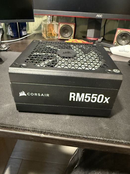 Sursa CORSAIR RM550x 80+ Gold full modulara, ca nou