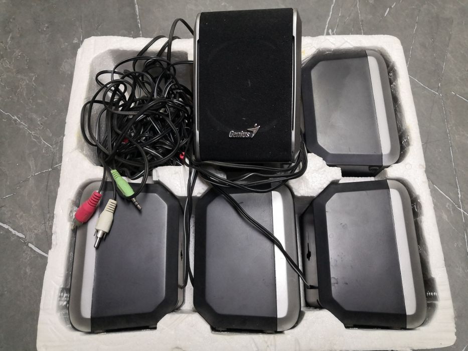 Продам новые колонки с сабвуфером GENIUS.