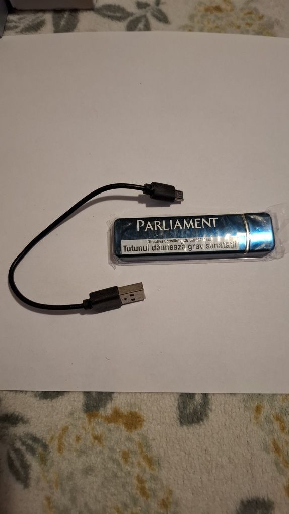 Vând brichetă Parliament nouă