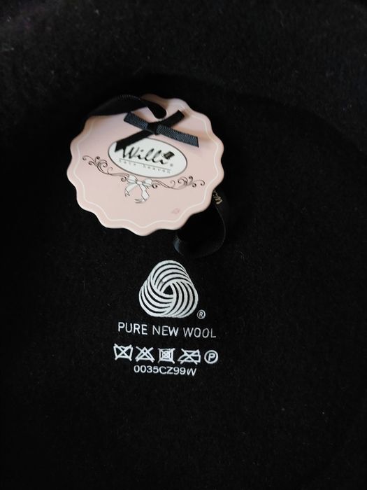 Bereta din 100% lana merinos, noua, cu eticheta