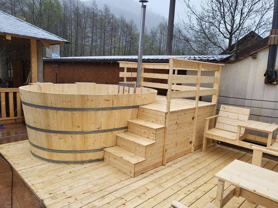 Ciubar lemn masiv, JACUZZI, SPA,  POD, PODIUM,  TREPTE.
