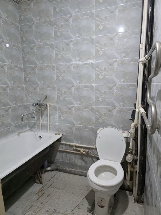 Продаётся 2 ком на ОКТЯБРЕ