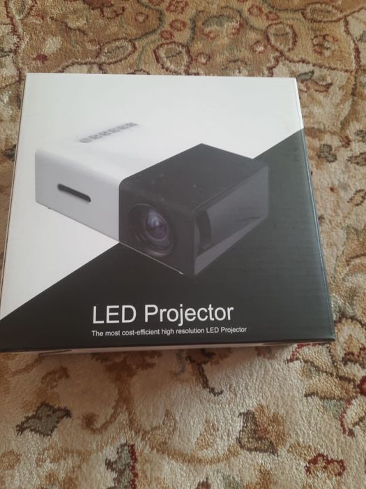 Продам проектор новый