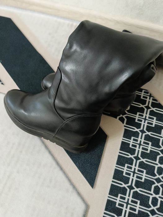 Отдам даром сапоги