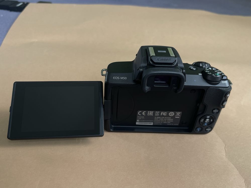 Фотоапарат Canon M50