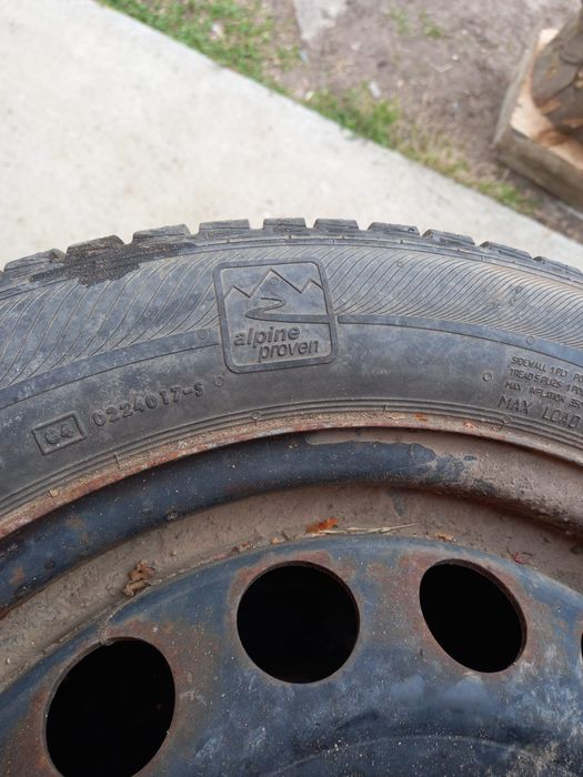 Vând roti pe 16 pentru masina marca semperit