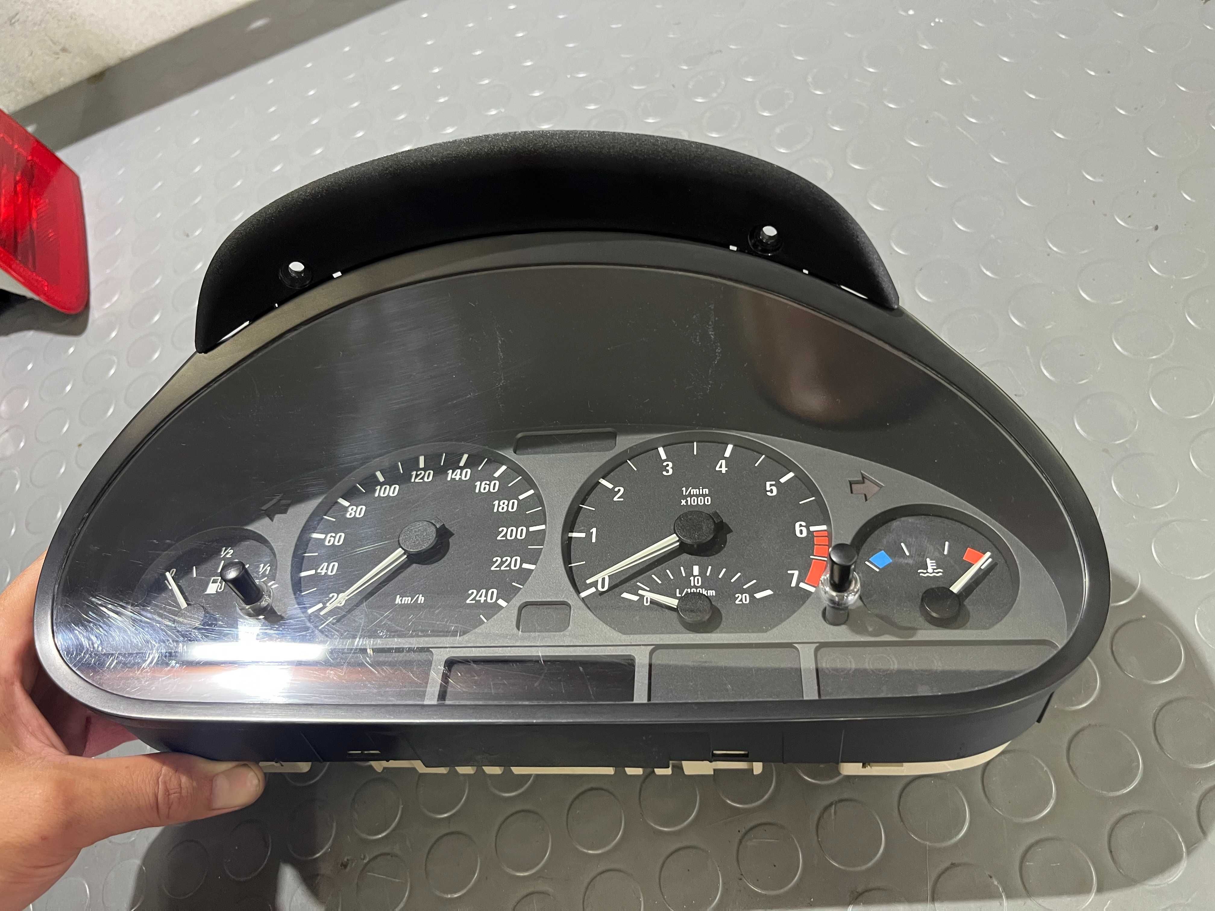 Километраж за BMW E46 Бензин (седан,комби,компакт)