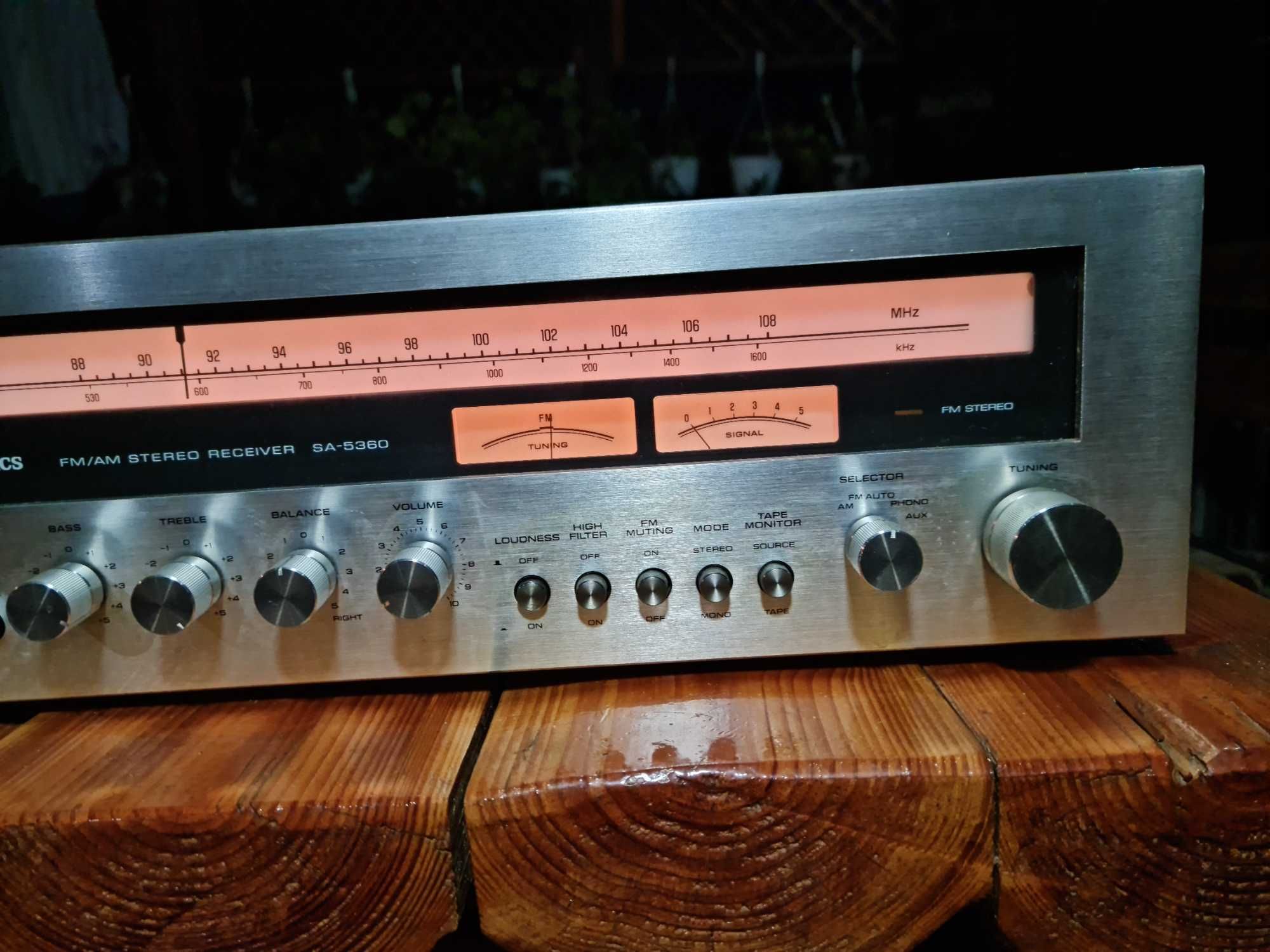 Technics SA-5360    AM/FM Stereo Receiver (1976-77)