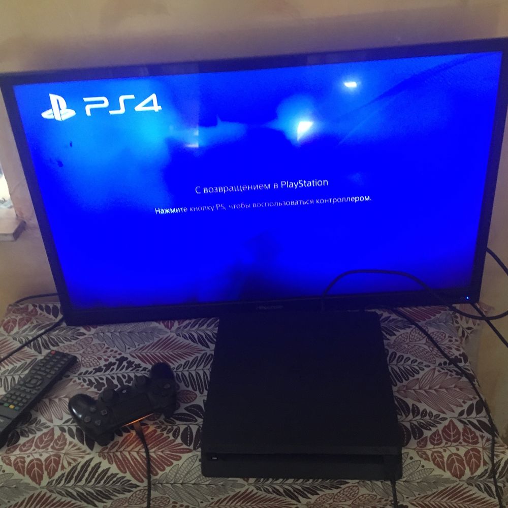 Продамм ps4 slim