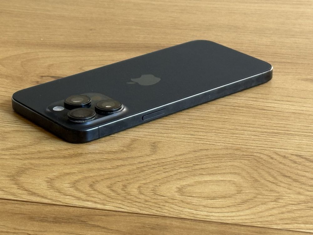 Бартер като нов iPhone 15 pro max 256gb 96% blue