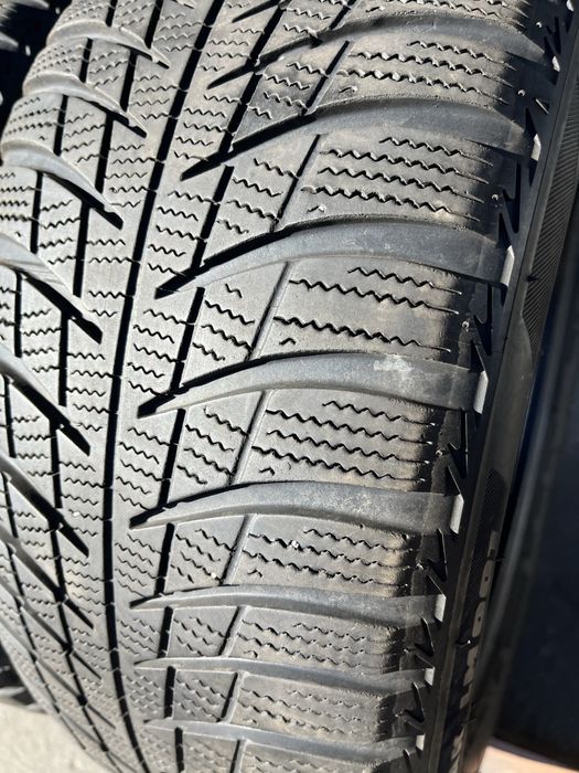 2 бр. зимни гуми 205/55/16 Bridgestone DOT 3116 4,5-5 mm