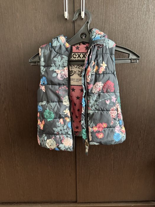 Продам жилетки для девочки