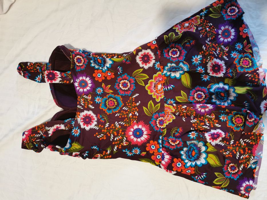 Costum de baie cu fustita dama mărimea s-m