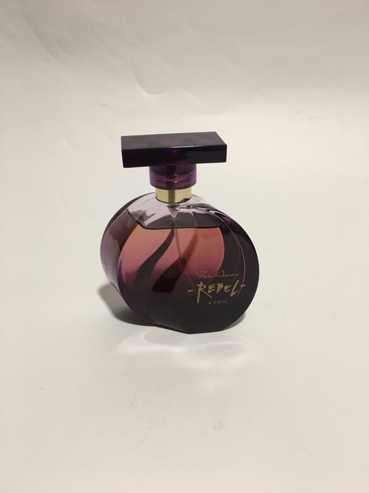 Parfum de damă / femeie FAR AWAY REBEL - Avon