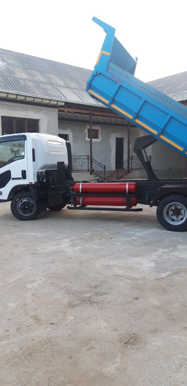 Isuzu samosval sotiladi