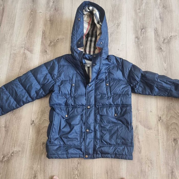 Vand geaca pentru copii de iarna  de la  Burberry