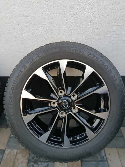 Шипованый Шина с дисками 275/50R21