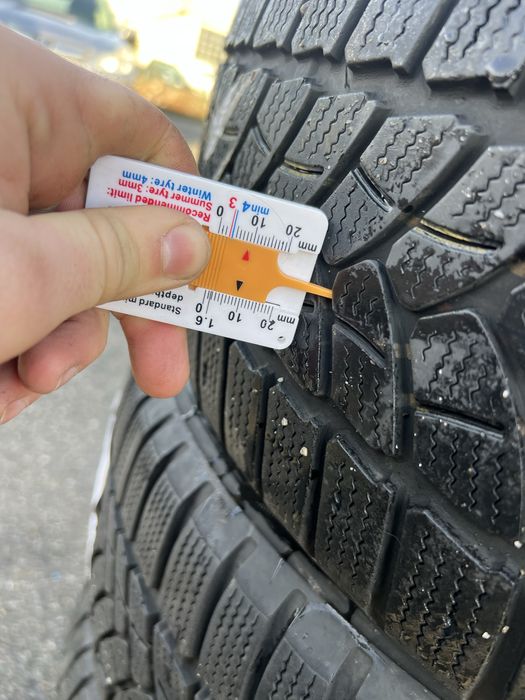 Зимни гуми 17” Firestone205/55/17 . DOT18 в много добро състояние .