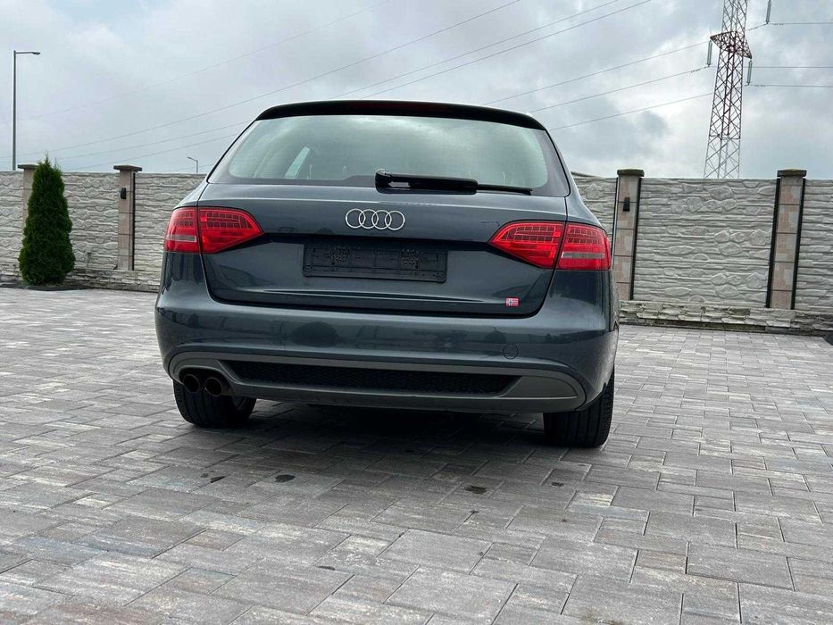 Audi  A4  S-line an 2010