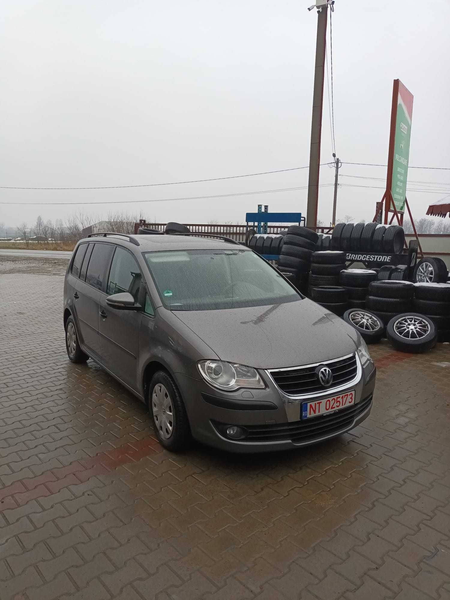 Vand VW Touran 1.4 TSI, 2010, 7 locuri, Inmatriculat