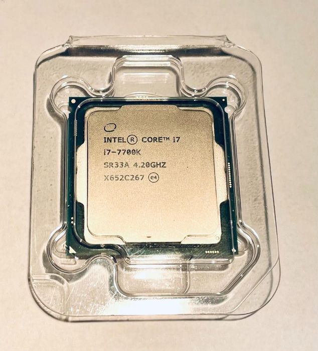 Procesor i7 7700K , 4.2 Ghz 8MB caache skt1151