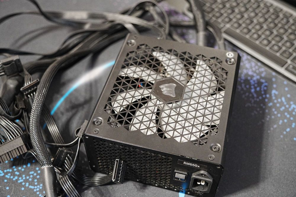 Sursa modulara Corsair RM650X