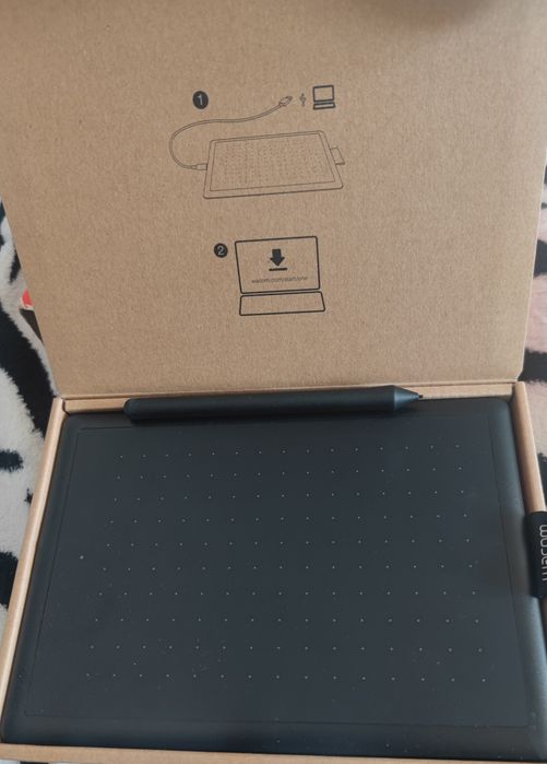 Tableta grafica Wacom One Small negru/rosu