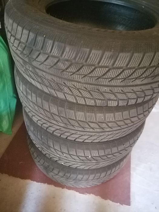 Anvelope M+S 235 65 R17