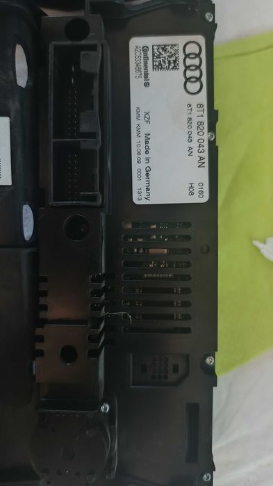 Dezmembrez Audi A4 B8 2.0 tdi caga 2010