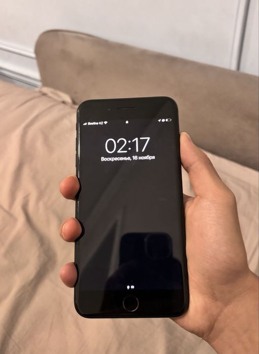 Айфон 7    128 гб