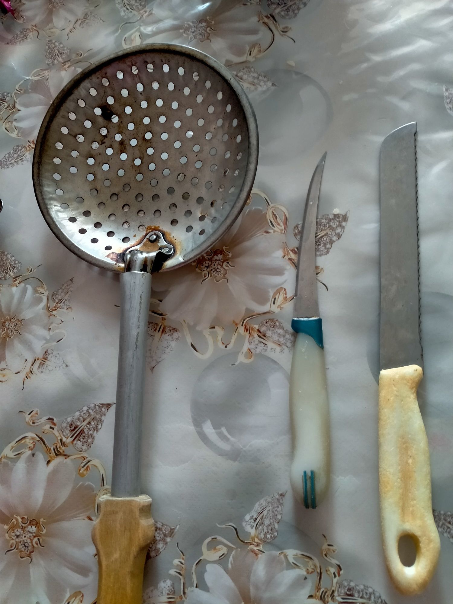 Кухонные ножи,шумовка