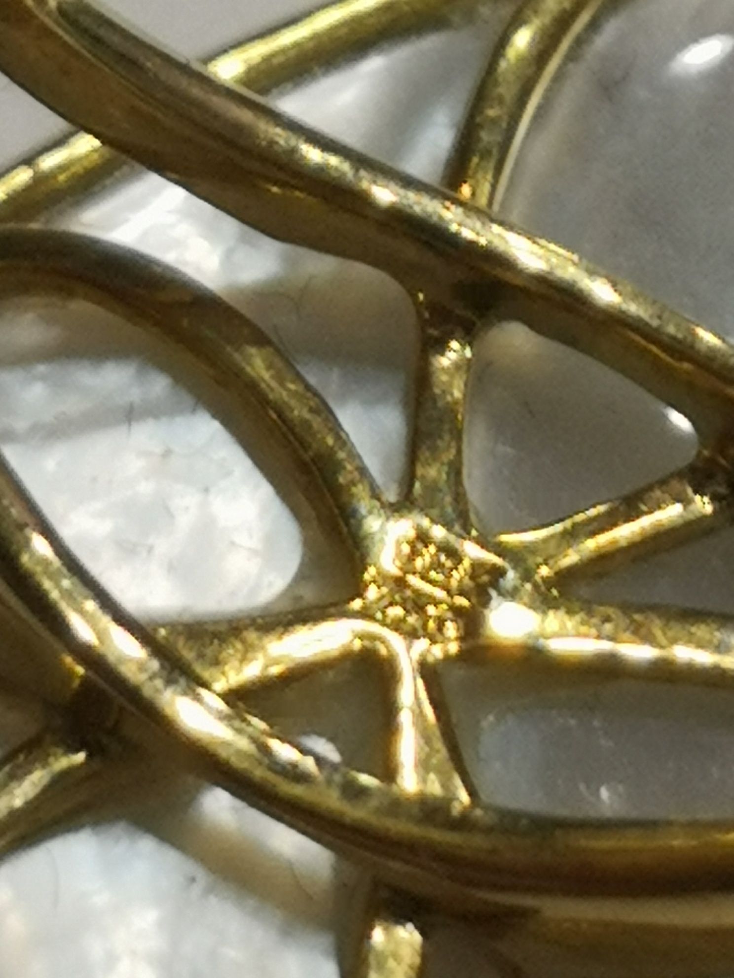 Vind inel spectaculos din aur galben de 18kt cu sidef și diamante